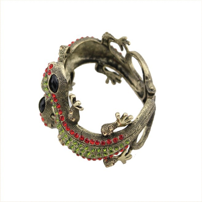 European_Style_Retro_Diamond_Lizard_Female_Exaggerated_Bracelet_p30883_4.jpg