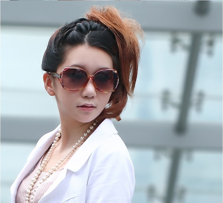 Women_European_Style_Fashion_Retro_Sunglasses_p38773_3.jpg