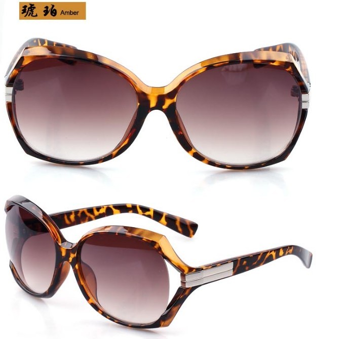 Women_European_Style_Fashion_Retro_Sunglasses_p38773_7.jpg