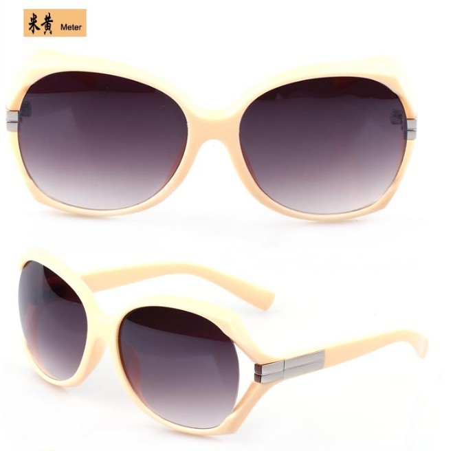Women_European_Style_Fashion_Retro_Sunglasses_p38773_8.jpg