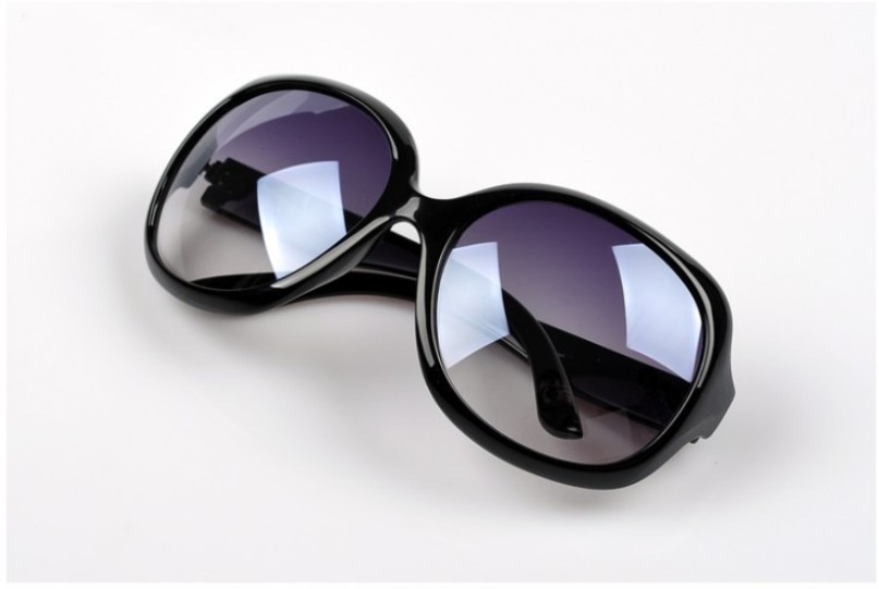 Women_Fashion_Large_Frame_Sunglasses_p38772_3.jpg