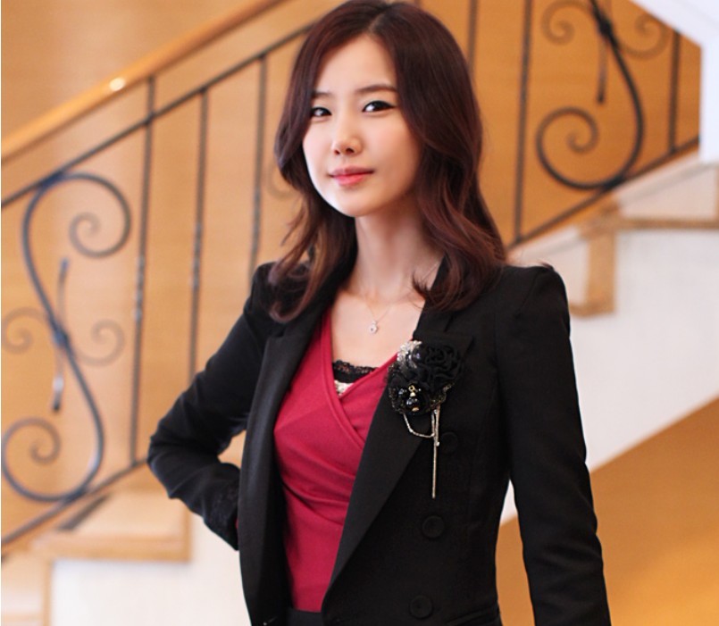 copper_alloy_big_pins_design_with_some_cute_pendant_brooch_p30355.jpg