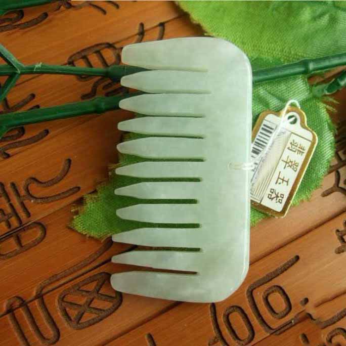 portable_hand_carved_natural_green_jade_hair_comb_p31163_1.jpg